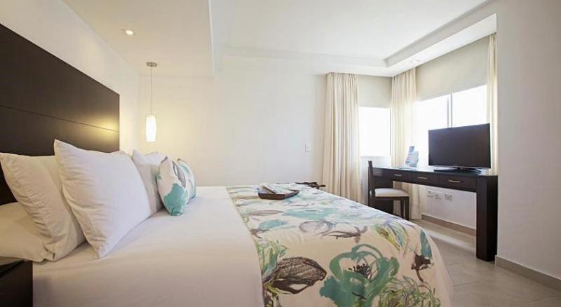 Hotel Capilla Del Mar Cartagena  Zimmer foto A bedroom at the hotel