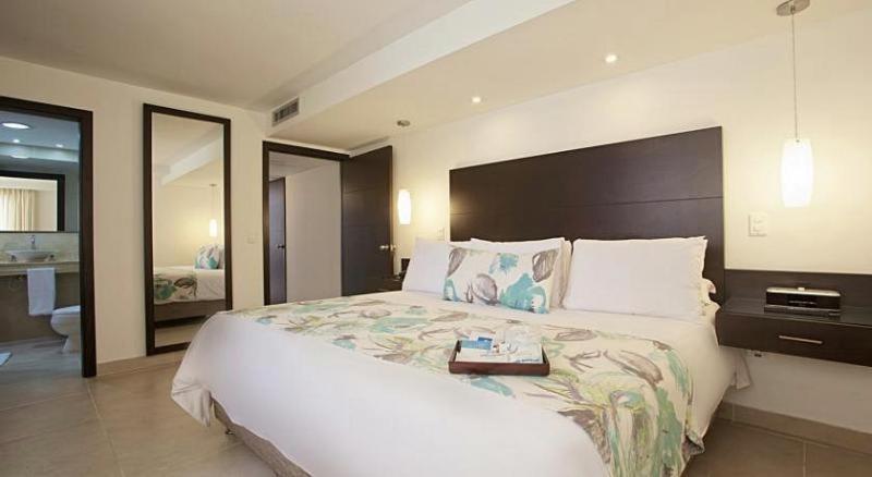 Hotel Capilla Del Mar Cartagena  Zimmer foto A bedroom at the hotel